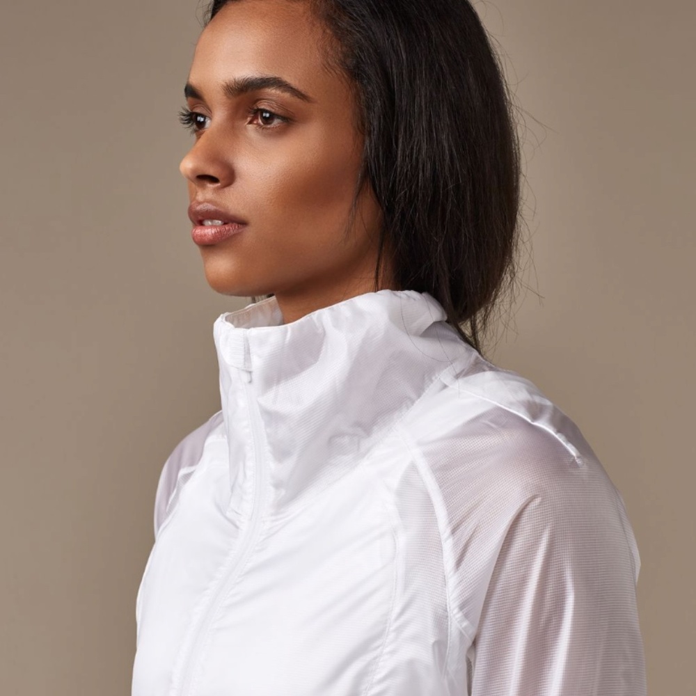 Lululemon Run With It Jacket White Sz 10 EUC - Picture 13 of 16